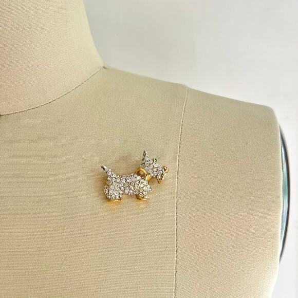 Vintage Rhinestone Scottish Terrier Dog Brooch / Embellished Scottie Pin - Picture 6 of 6
